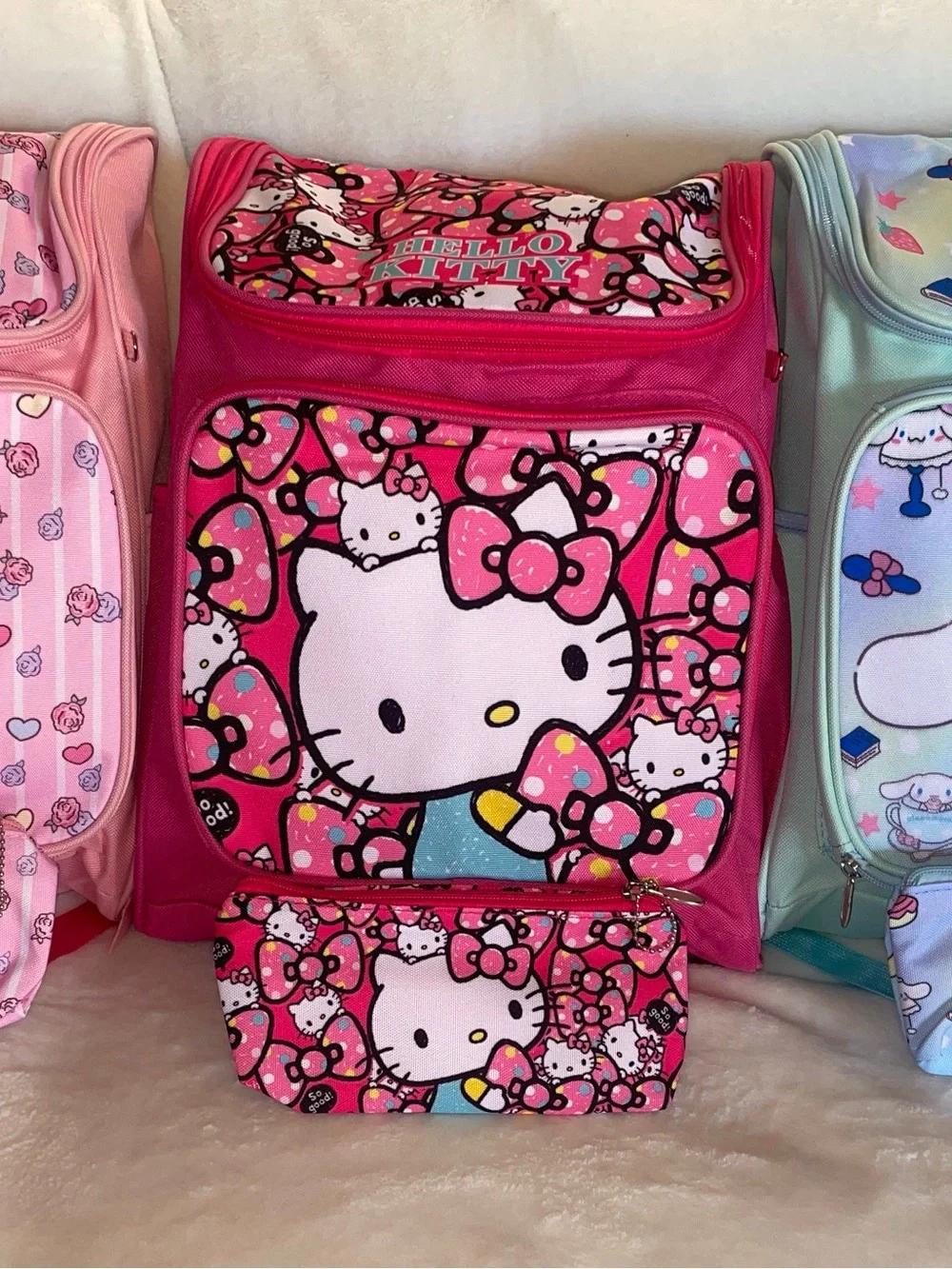 Hello Kitty vibrant hello
